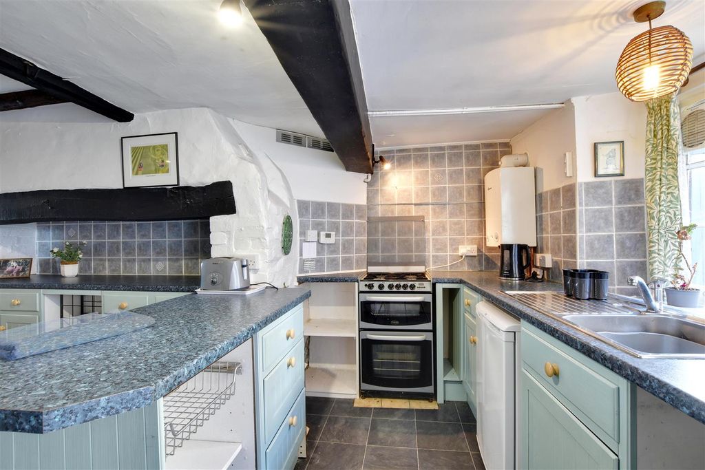 Property photo 3 of 18