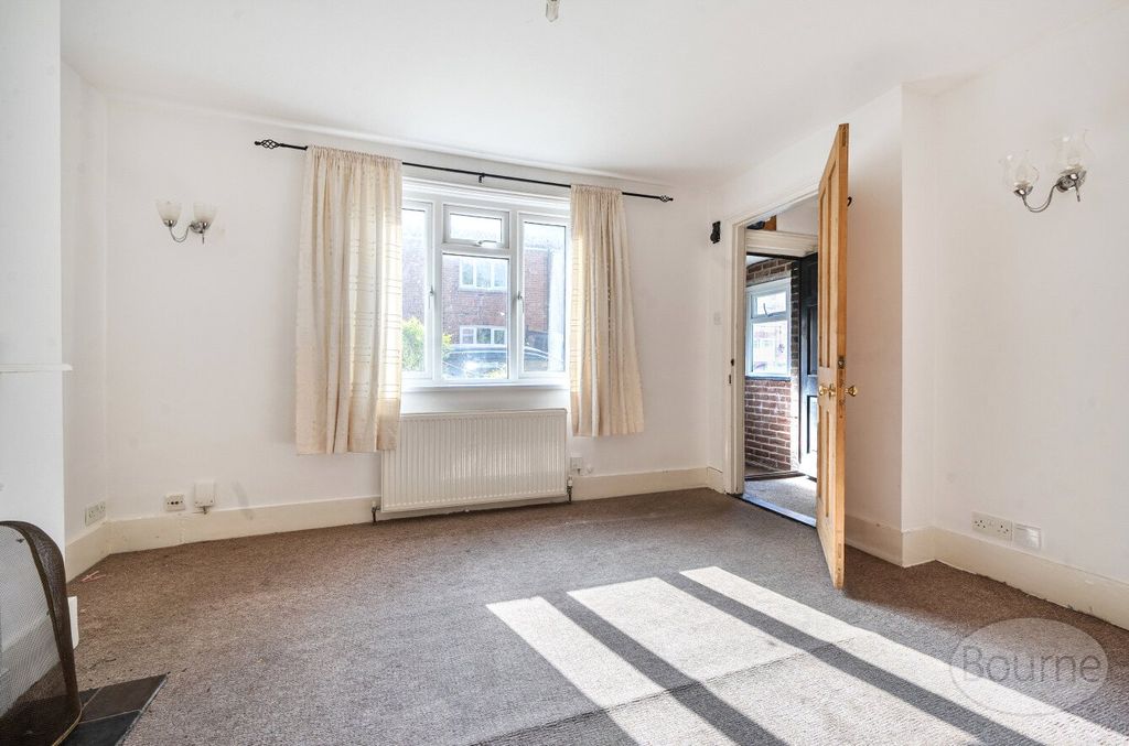 Additional image 12 of 3 bed semi-detached house for salePenns Road, Petersfield, Hampshire GU32
