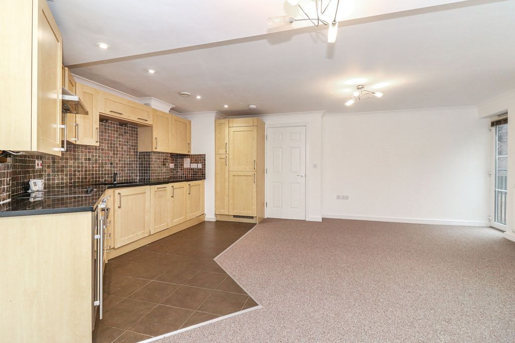 Property photo 3 of 20