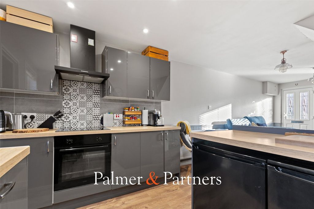 Property photo 3 of 19 Picture No. 10