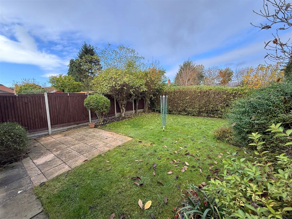 Property photo 2 of 14 Garden B.Jpg