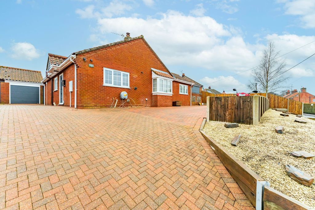 Property photo 1 of 26