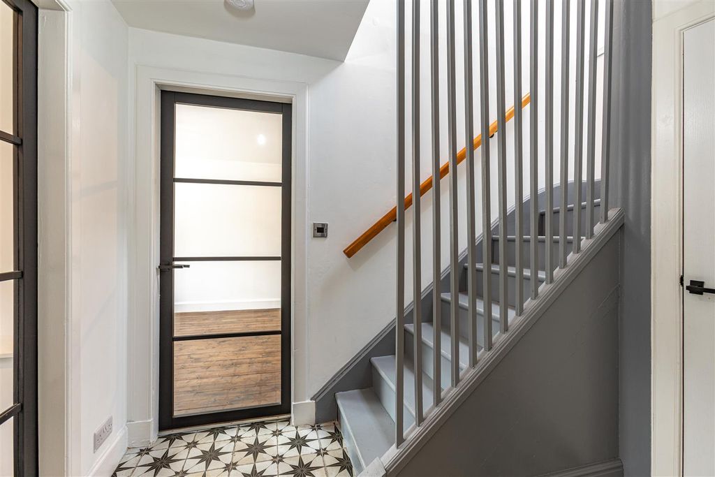 Property photo 3 of 27 2 Hardie Court Lauder 20.Jpg