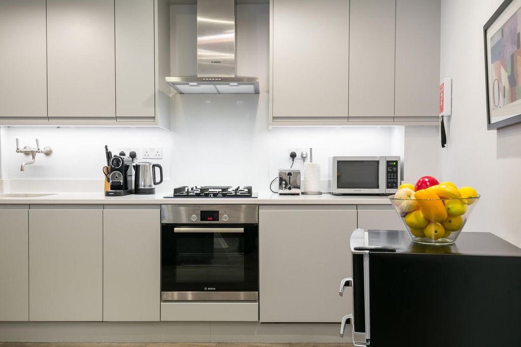 Property photo 2 of 14 Kitchen