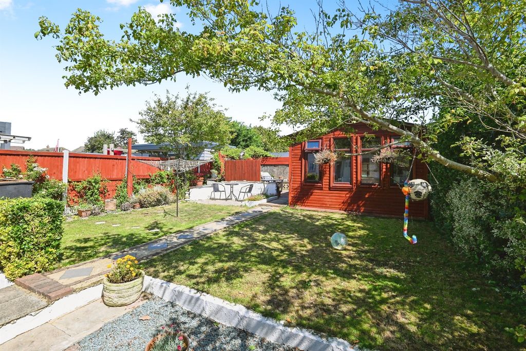 Property photo 2 of 14