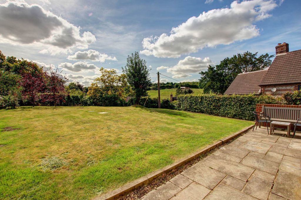 Property photo 2 of 27
