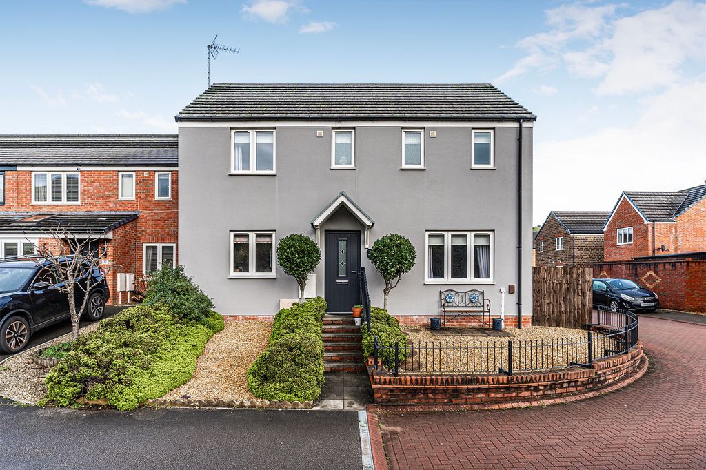 Property photo 1 of 37