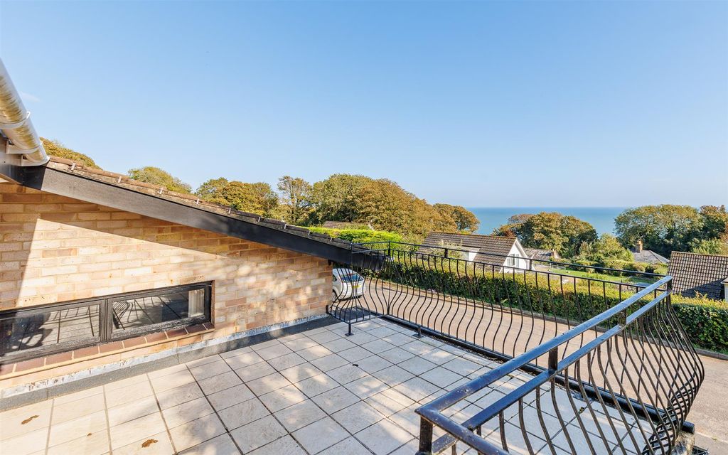 Property photo 3 of 31