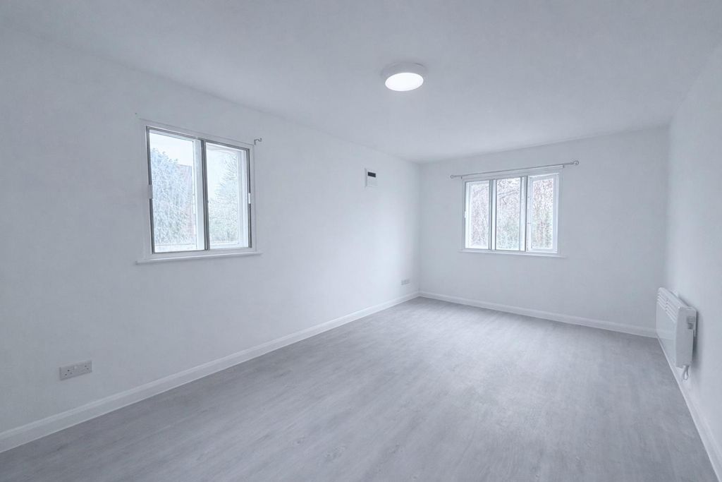 Property photo 1 of 5 Living Room