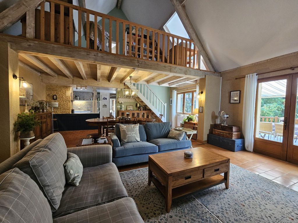 Property photo 2 of 26