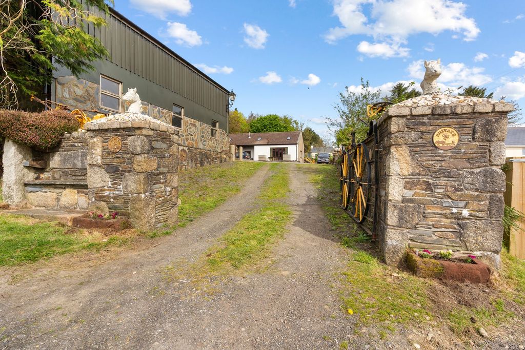 Property photo 2 of 19