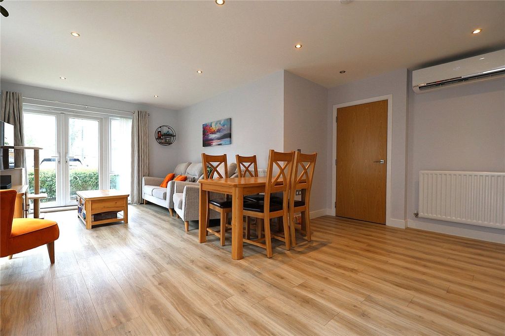 Property photo 3 of 12 Picture No. 04