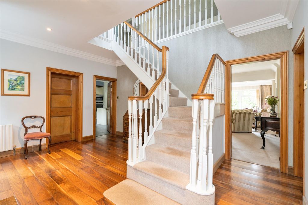 Property photo 3 of 30 21 Temple Road_48.Jpg
