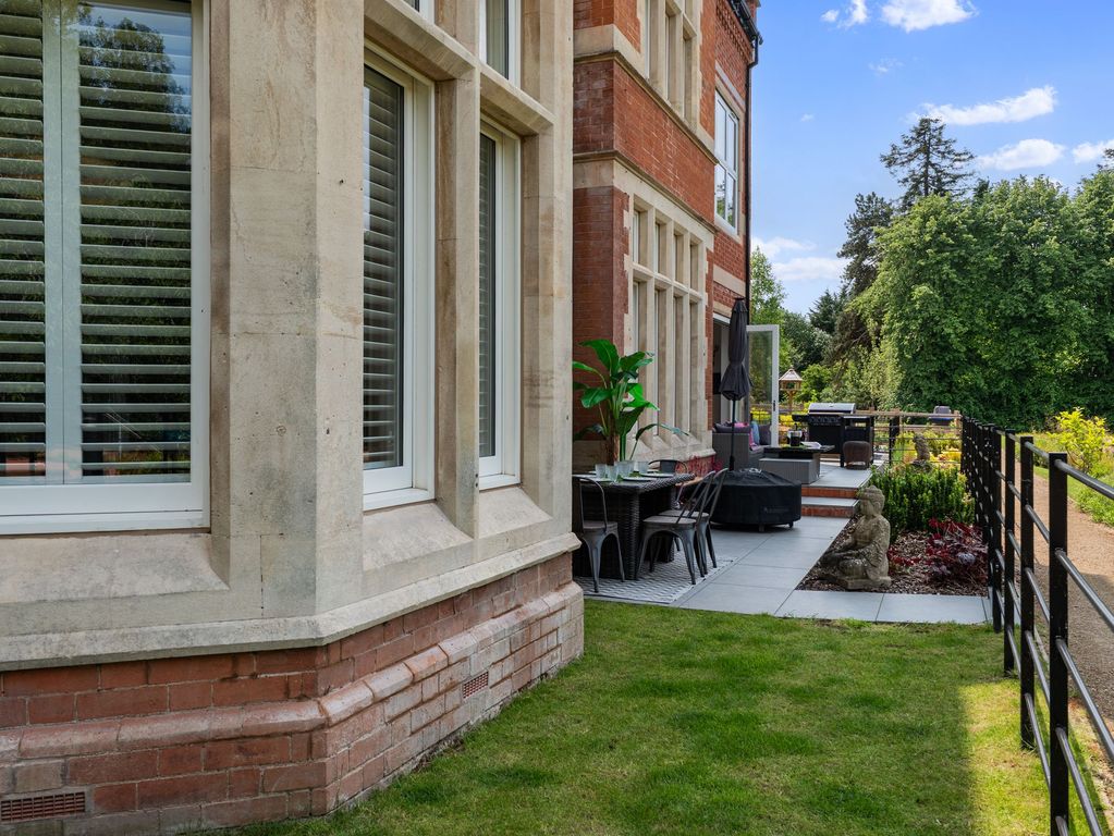 Property photo 2 of 42 Private Terrace Lawn