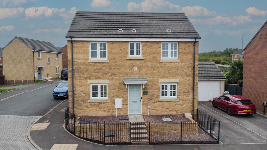 Property photo 1 of 27