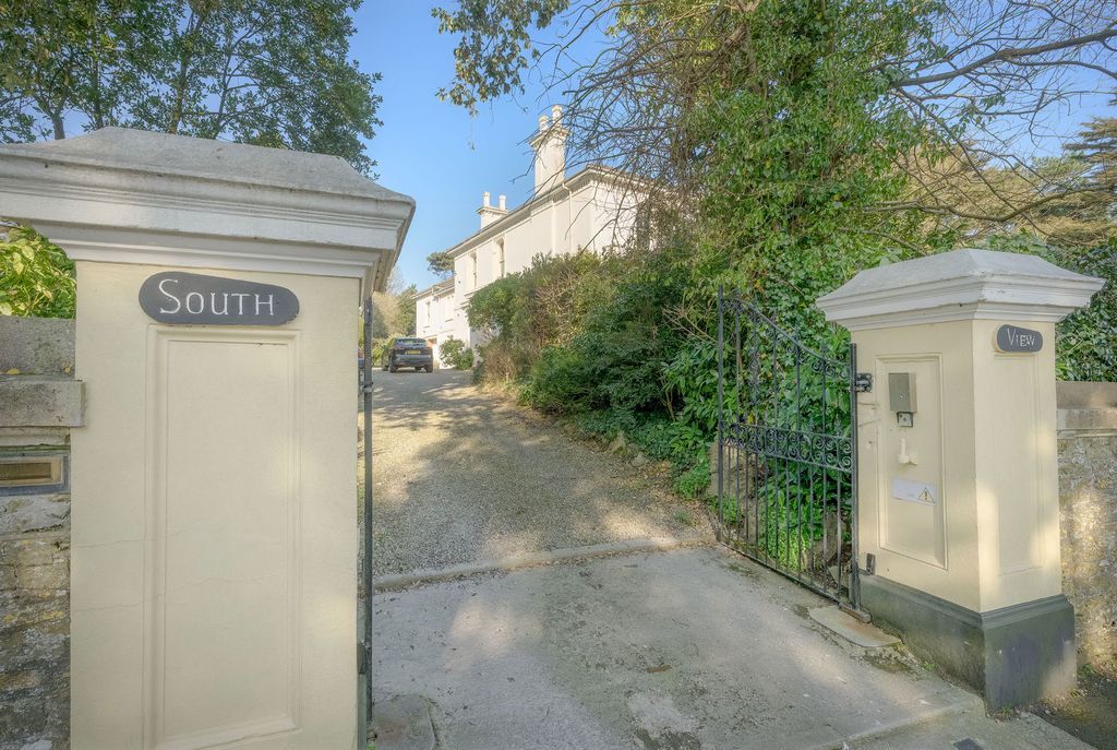 Property photo 3 of 31