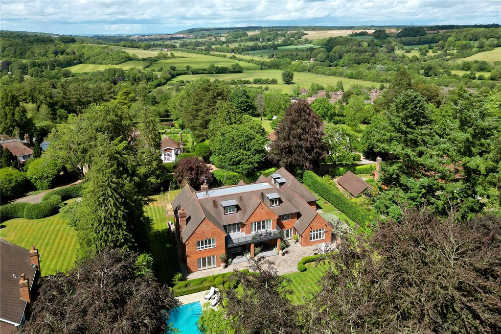 Property photo 2 of 31 Dubarry House