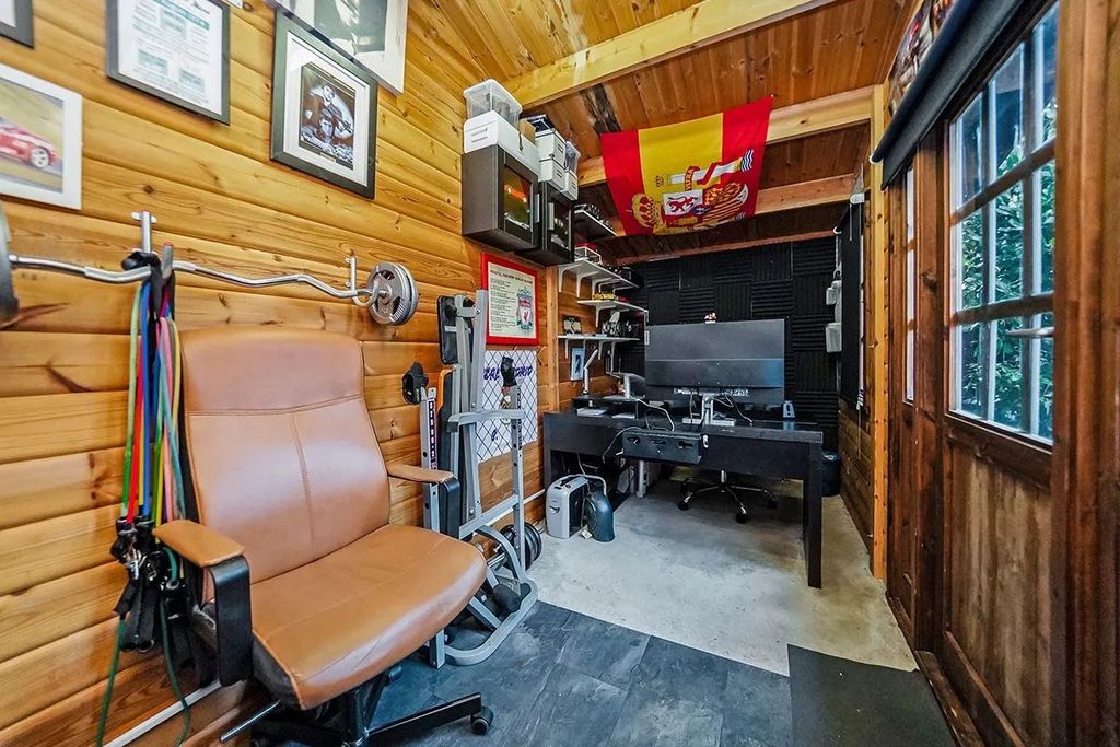 Property photo 2 of 18 Photo 1