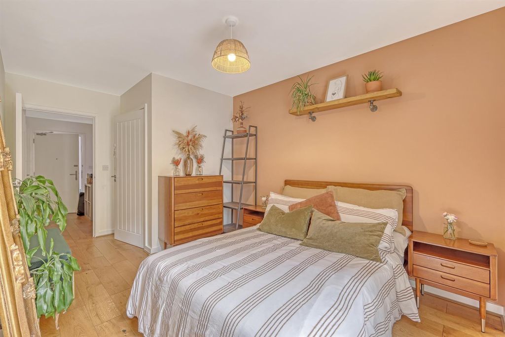 Property photo 1 of 16 7