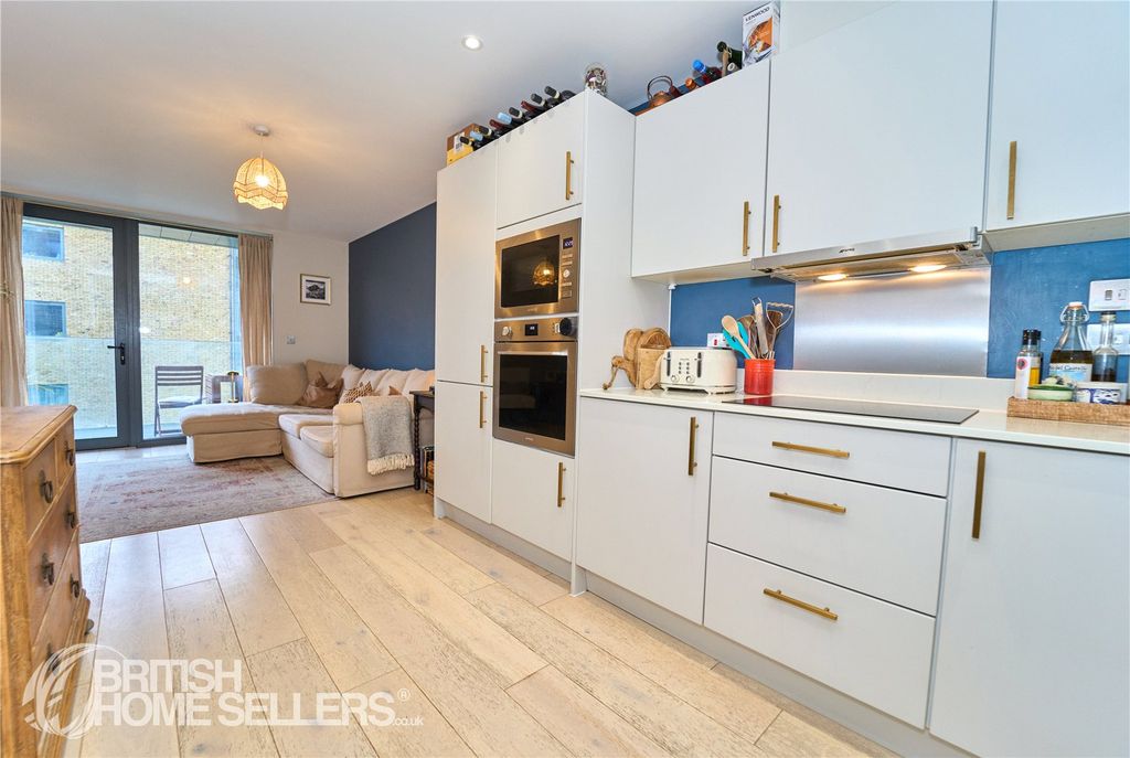 Property photo 2 of 23 Picture No. 19