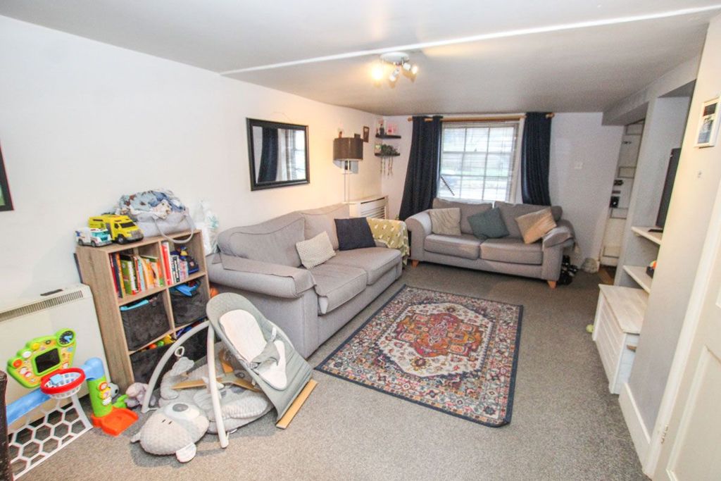 Property photo 3 of 13