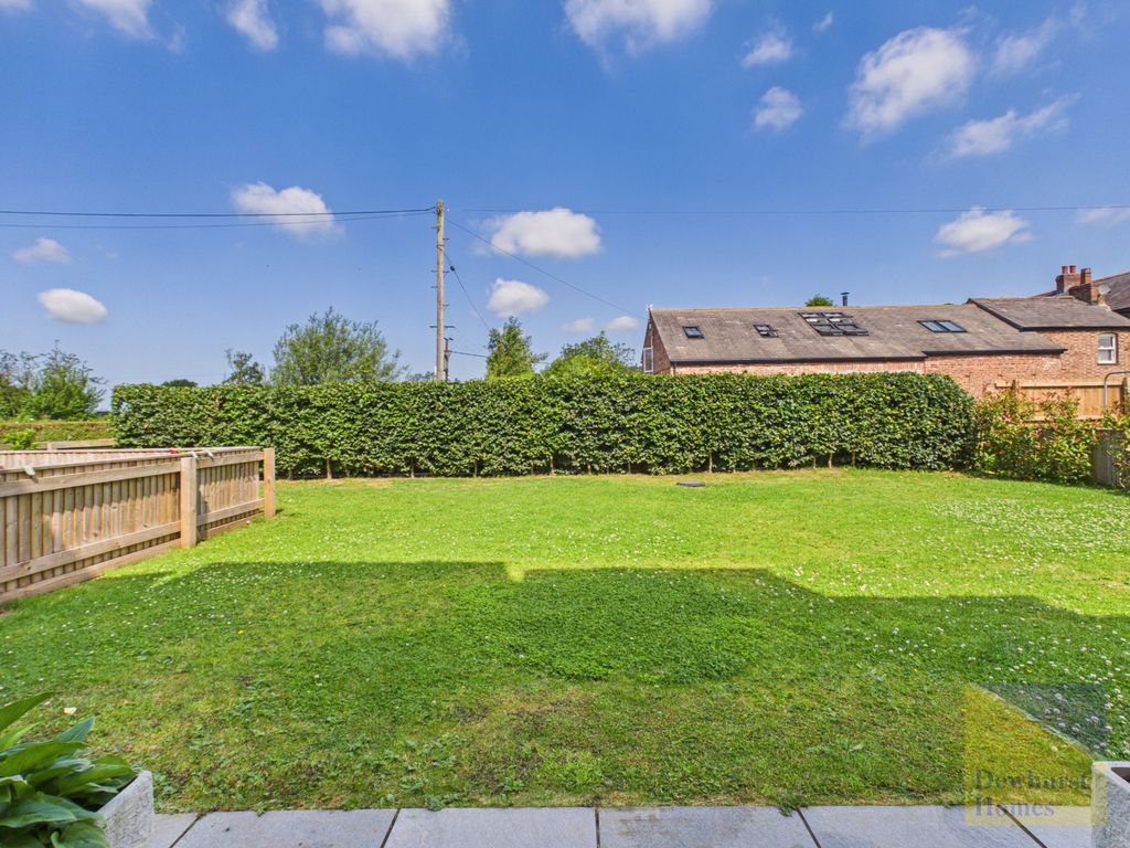 Property photo 2 of 39
