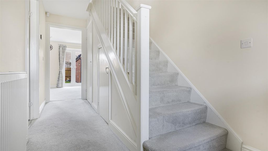 Property photo 2 of 19 2