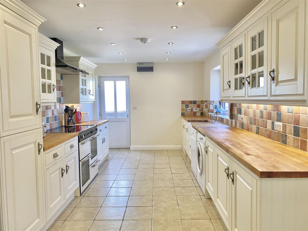 Property photo 3 of 20 C06DCC8C-F4Cf-4000-B38F-69Eec4A37Ad0.Jpeg