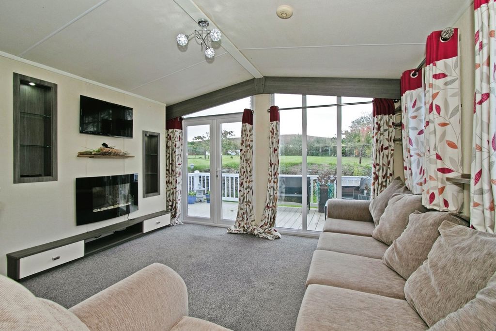 Property photo 3 of 18 Pbox-Img.Jpg
