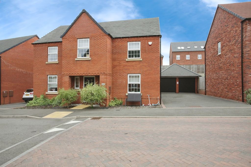 Property photo 2 of 31