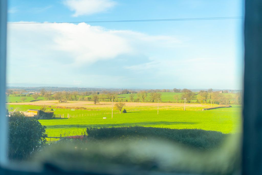 Property photo 3 of 25