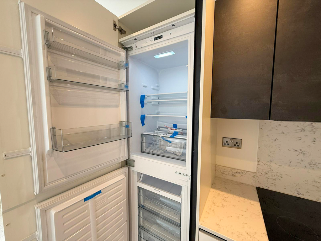 Property photo 3 of 14 Kitchen