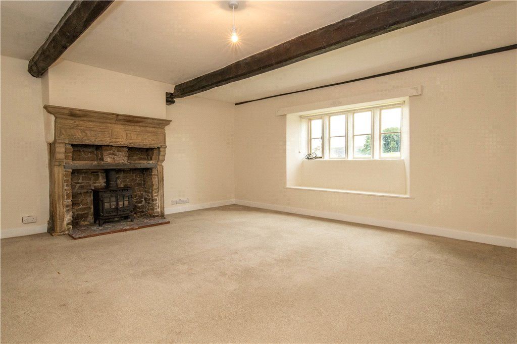 Property photo 3 of 35 Sitting Room