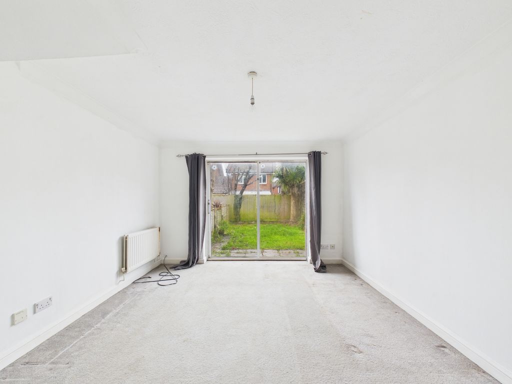 Property photo 2 of 7 Lounge