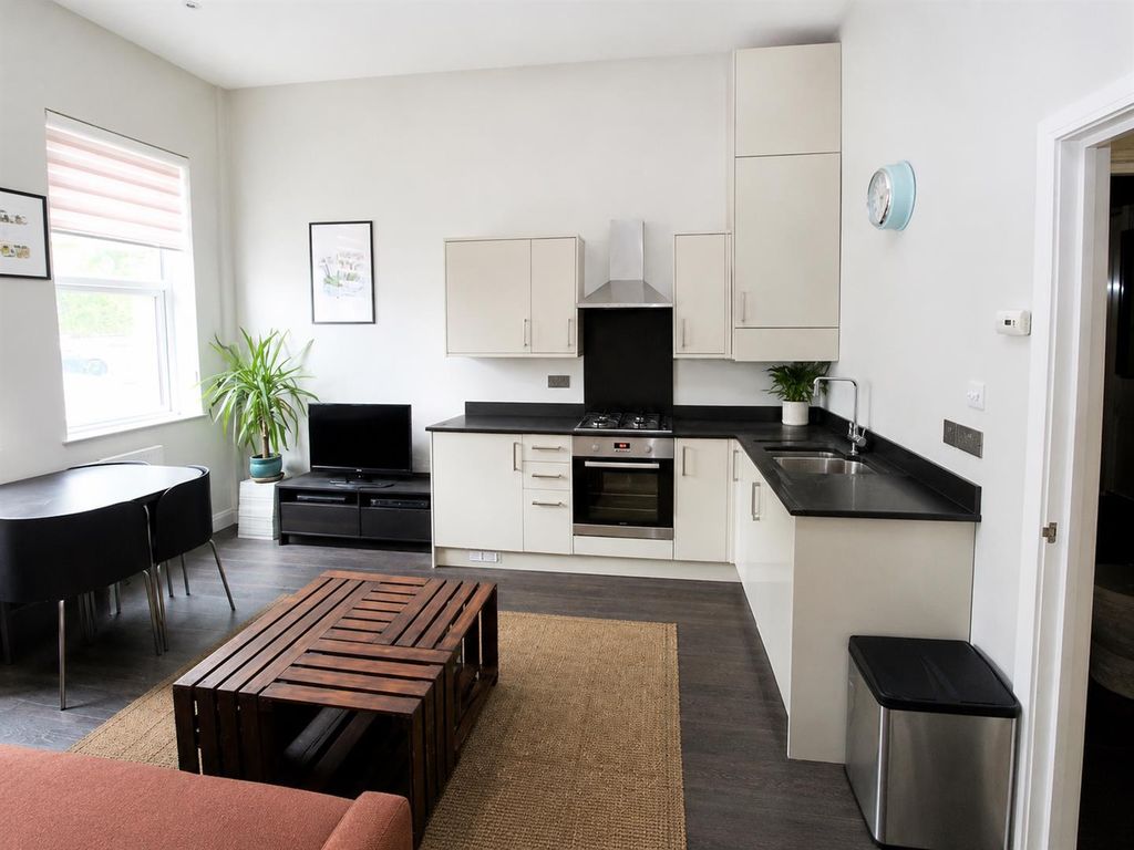 Property photo 1 of 6 Kitchen