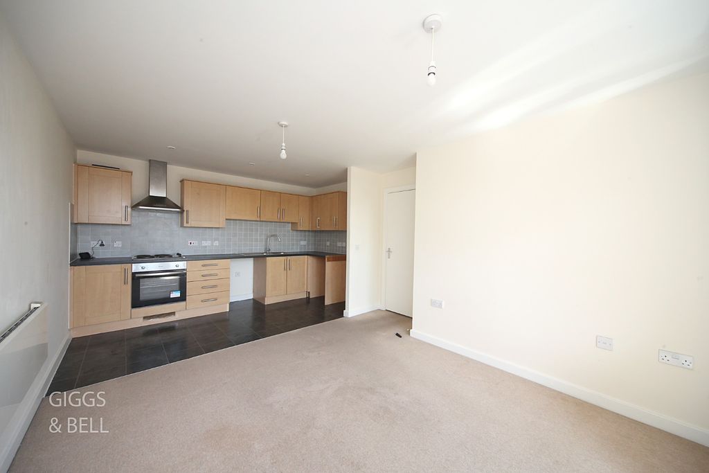 Property photo 3 of 12 5314534