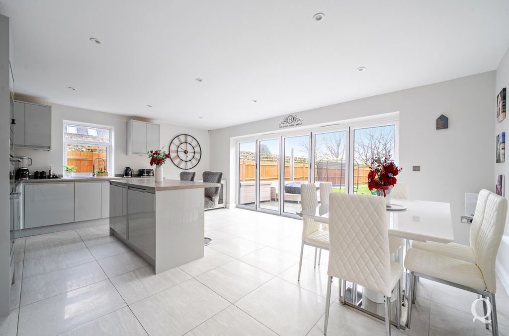 Property photo 3 of 29 1B83A570-346B-45B...