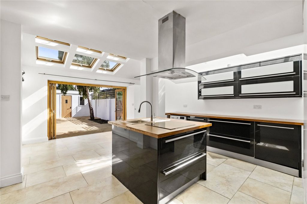 Property photo 1 of 11 Picture No. 21