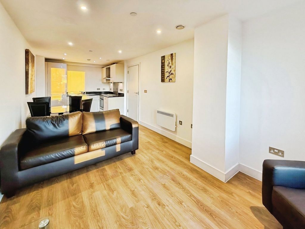 Property photo 2 of 6 Picture No. 25