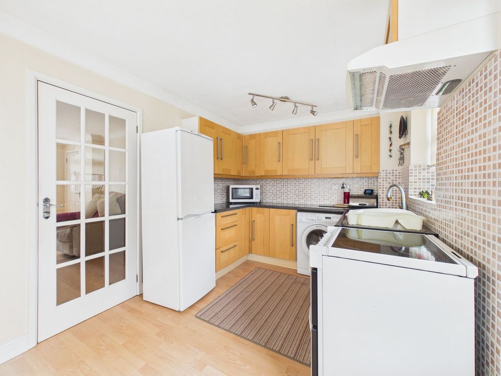 Property photo 3 of 16 Dining Kitchen