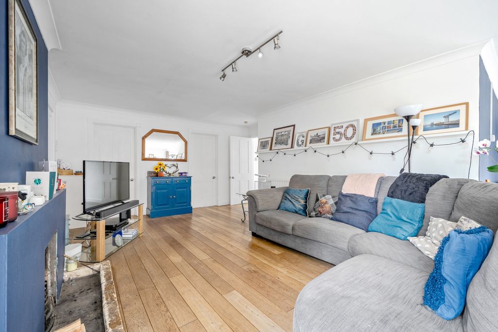 Property photo 3 of 21 1364469-11-68E795E820682