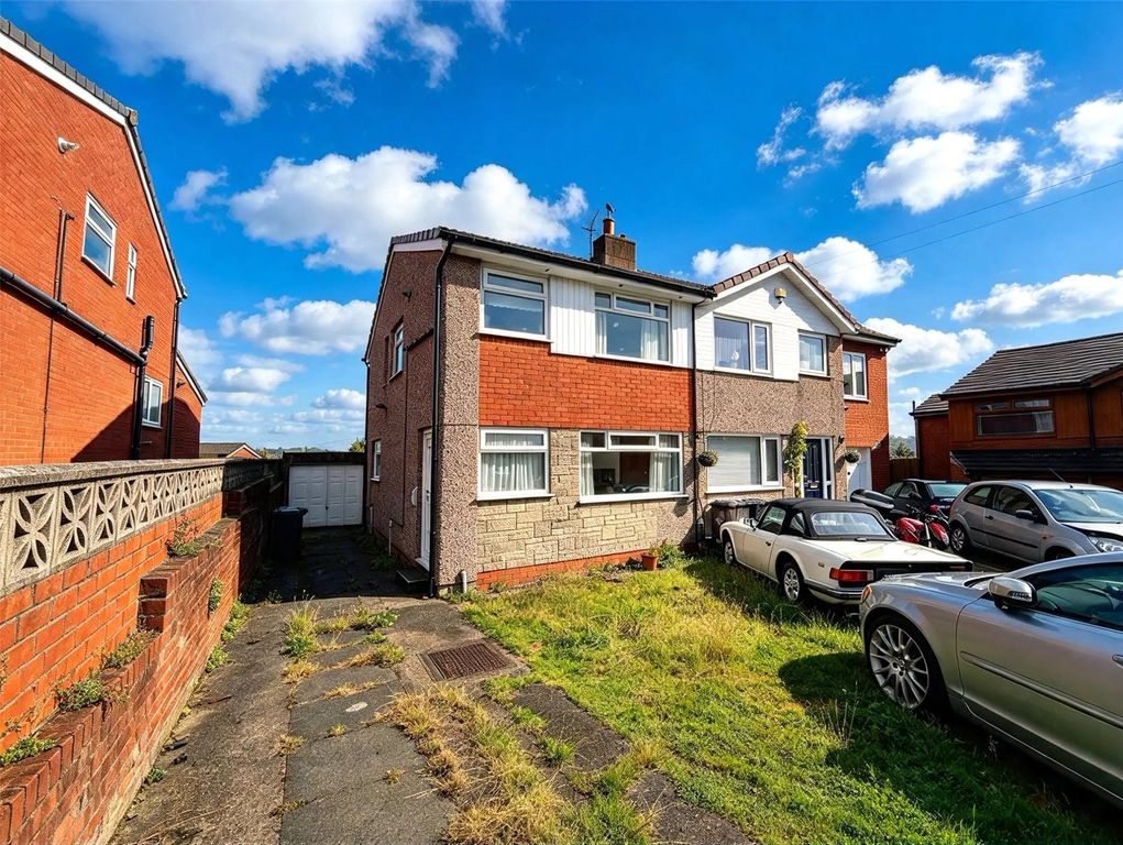 Property photo 1 of 18 Front External