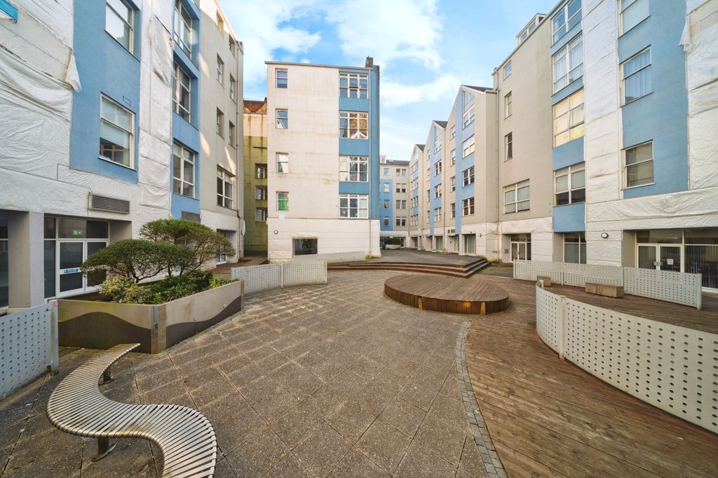 Property photo 2 of 17 Communal Courtyard