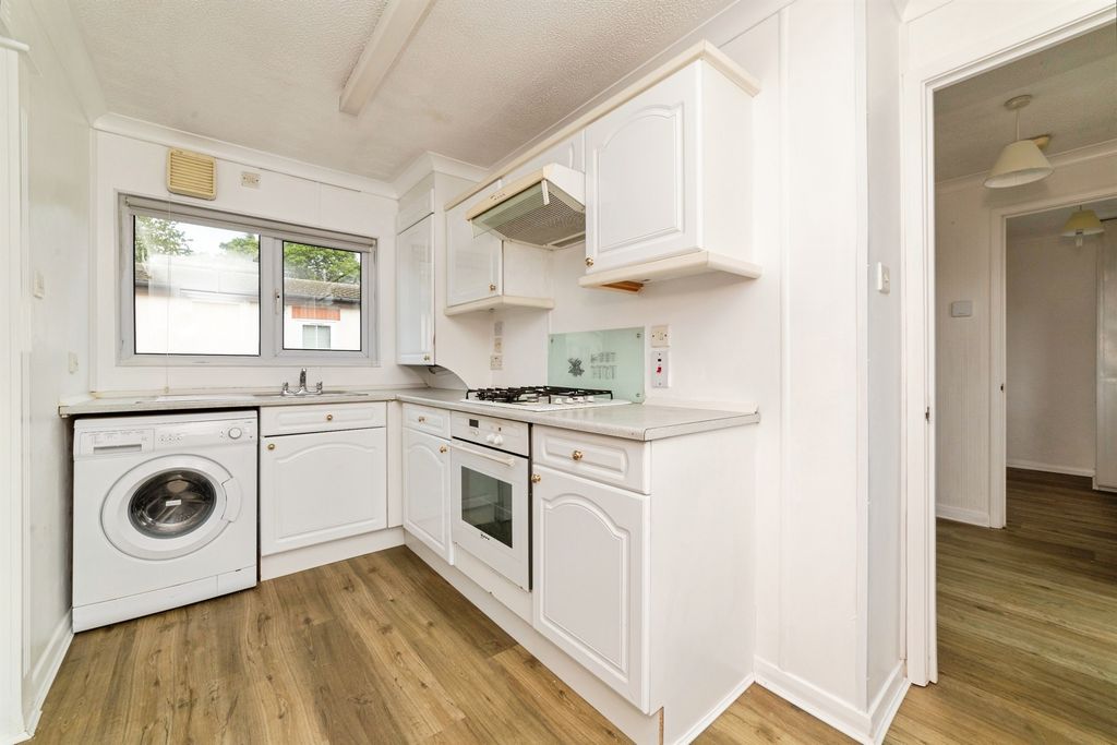 Property photo 2 of 20