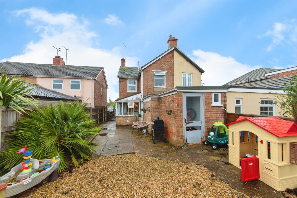 Property photo 2 of 18