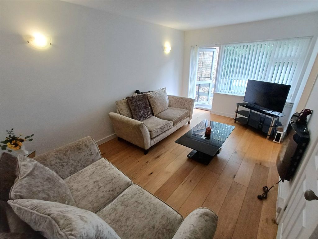 Property photo 2 of 8 Picture No. 01