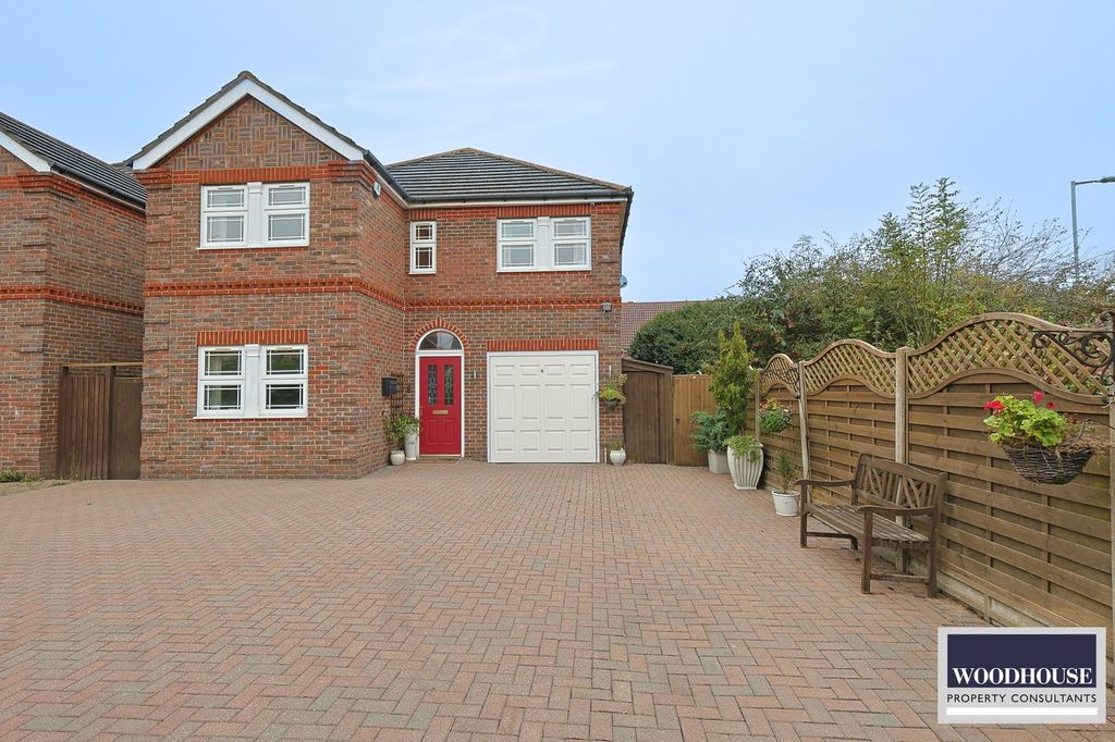 Property photo 1 of 23