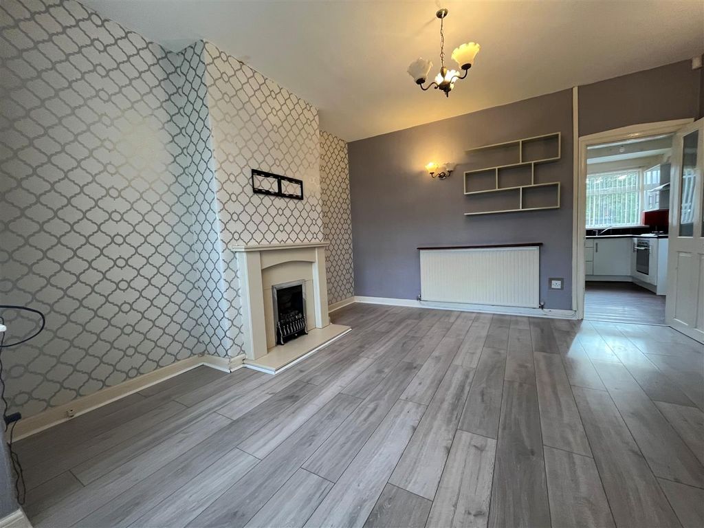 Property photo 2 of 14 Front Room.Jpg