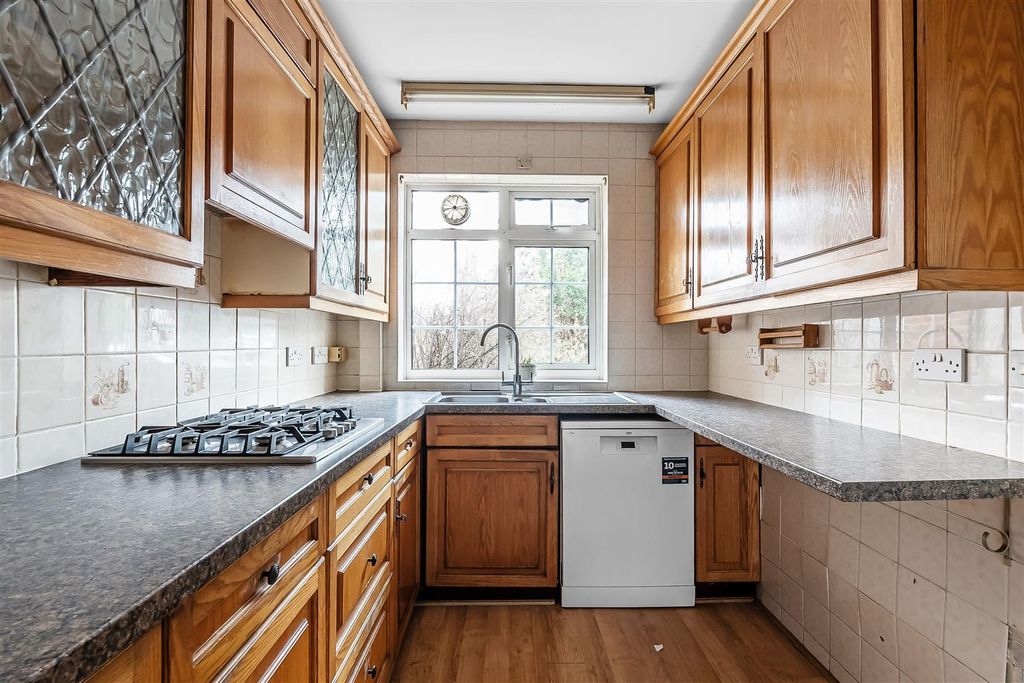 Property photo 3 of 19 111-Peaches-Close-7.Jpg