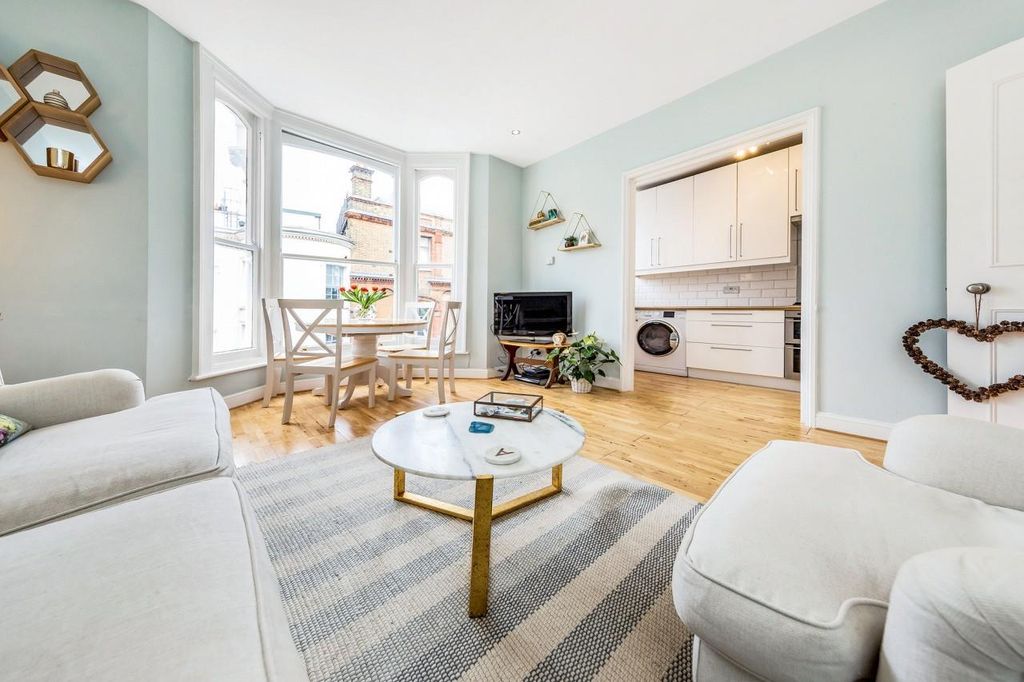 Property photo 2 of 9